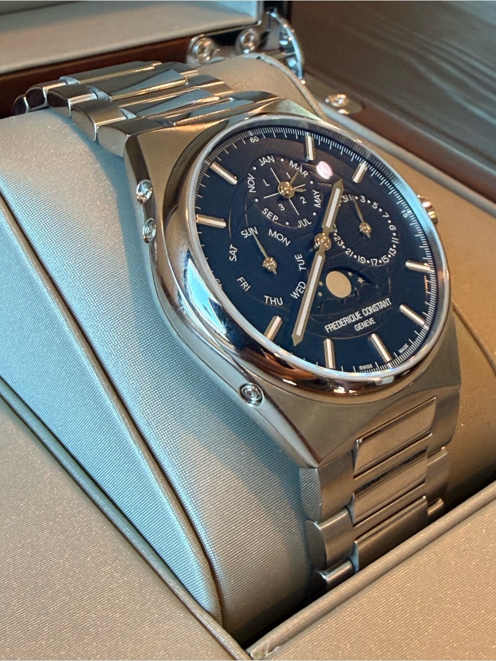 Frederique Constant Highlife Perpetual Calendar
SS Bracelet 41mm FC-775N4NH6B